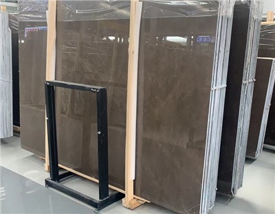 Marmur Armaniego z brązu