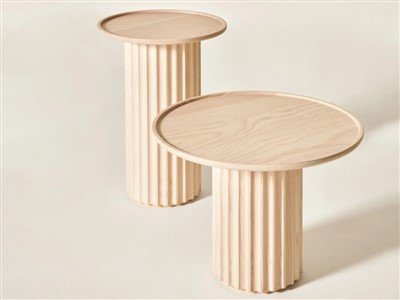 Zestaw stolików kawowych z beżowego marmuru